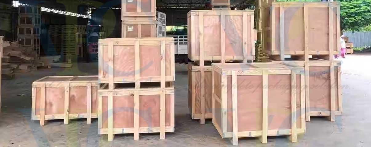 Pinewood four-way entry pallet